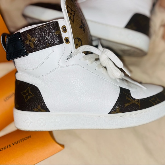 Louis Vuitton White and Brown Luxury Sneakers - Picture 1 of 14